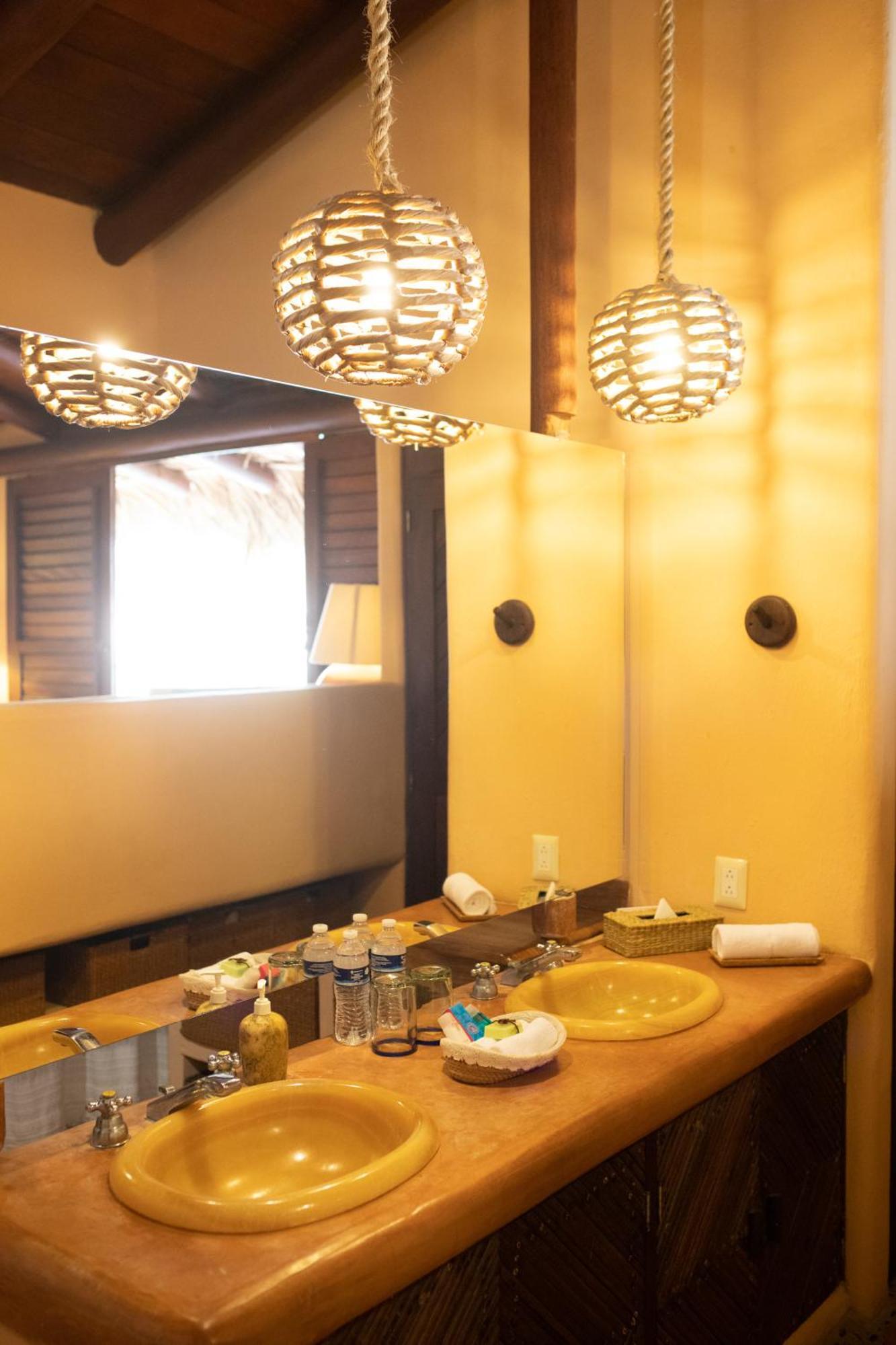 Puertas Paraiso Hotel Boutique Zihuatanejo Bagian luar foto